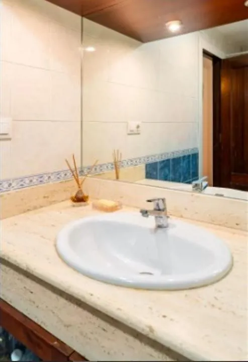 Acogedora Habitacion En Apartamento Compartido Amplio Y Centrico Granada Homestay
